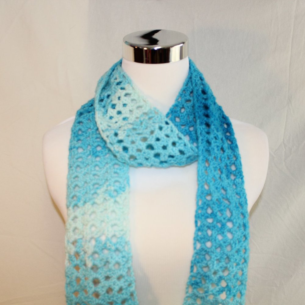 Ice Blues Handmade Crochet Scarf HANDCRAFTED NEW - Picture 4 of 5